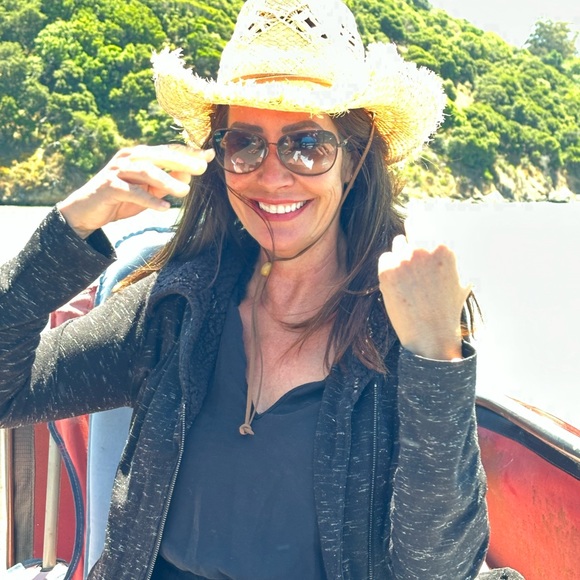 Meet your Posher, Diana - Picture 1 of 1